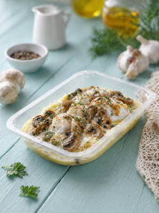 Фрикасе из курицы с шампиньонами и гречкой