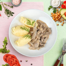 Печень в сметане с картофельным пюре